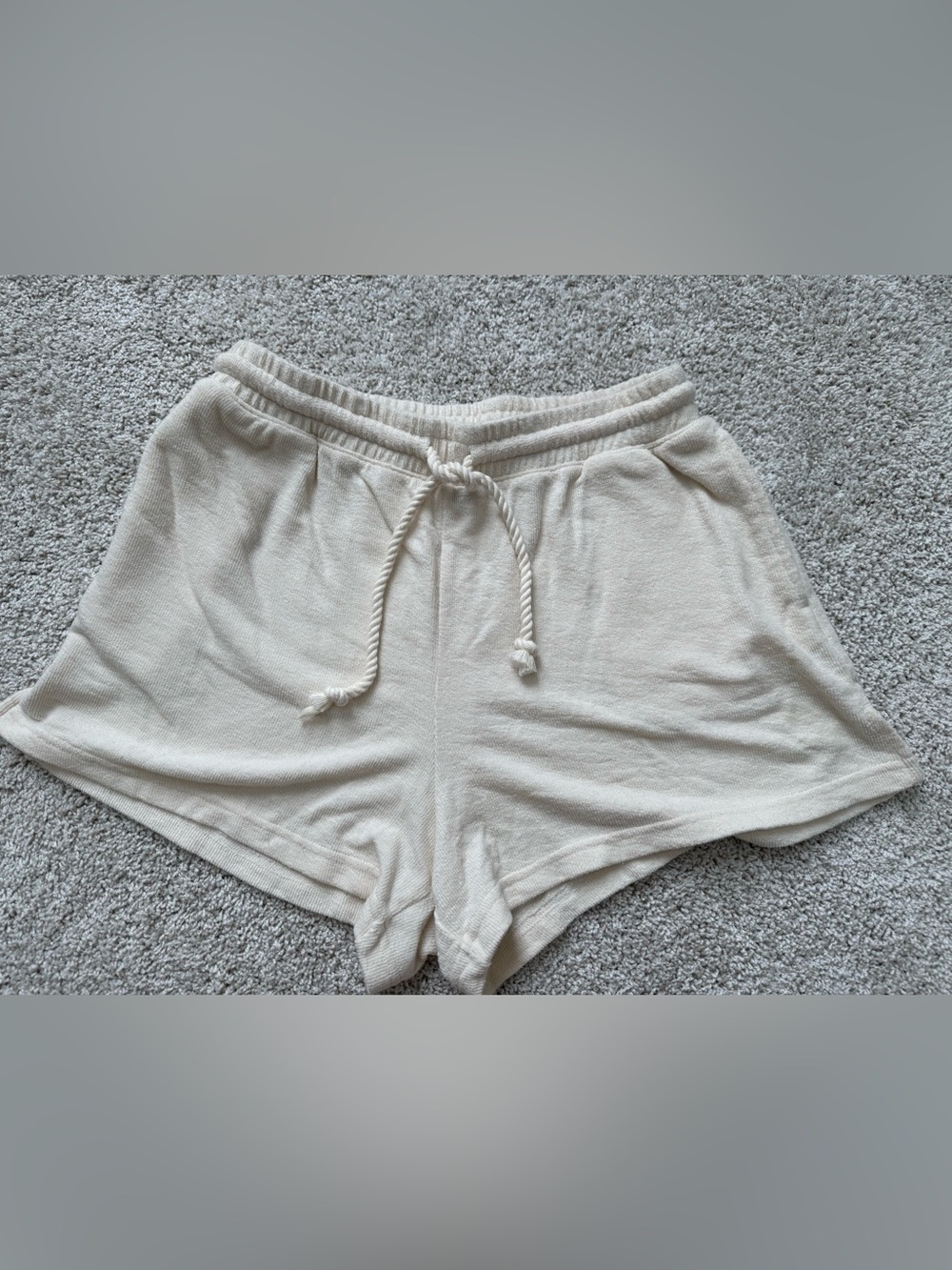 Women’s Universal Thread Cream Shorts